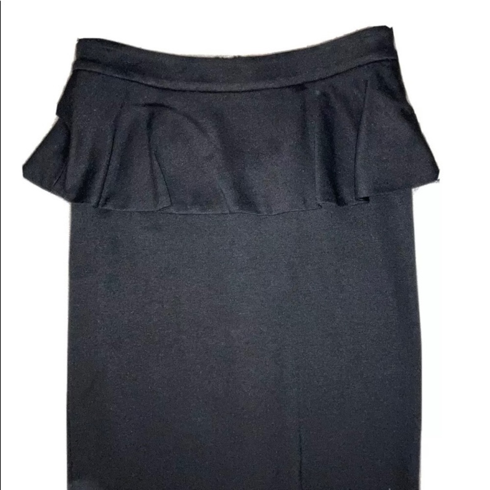 Alice and Olivia. Rare skirt.  Black Size 8